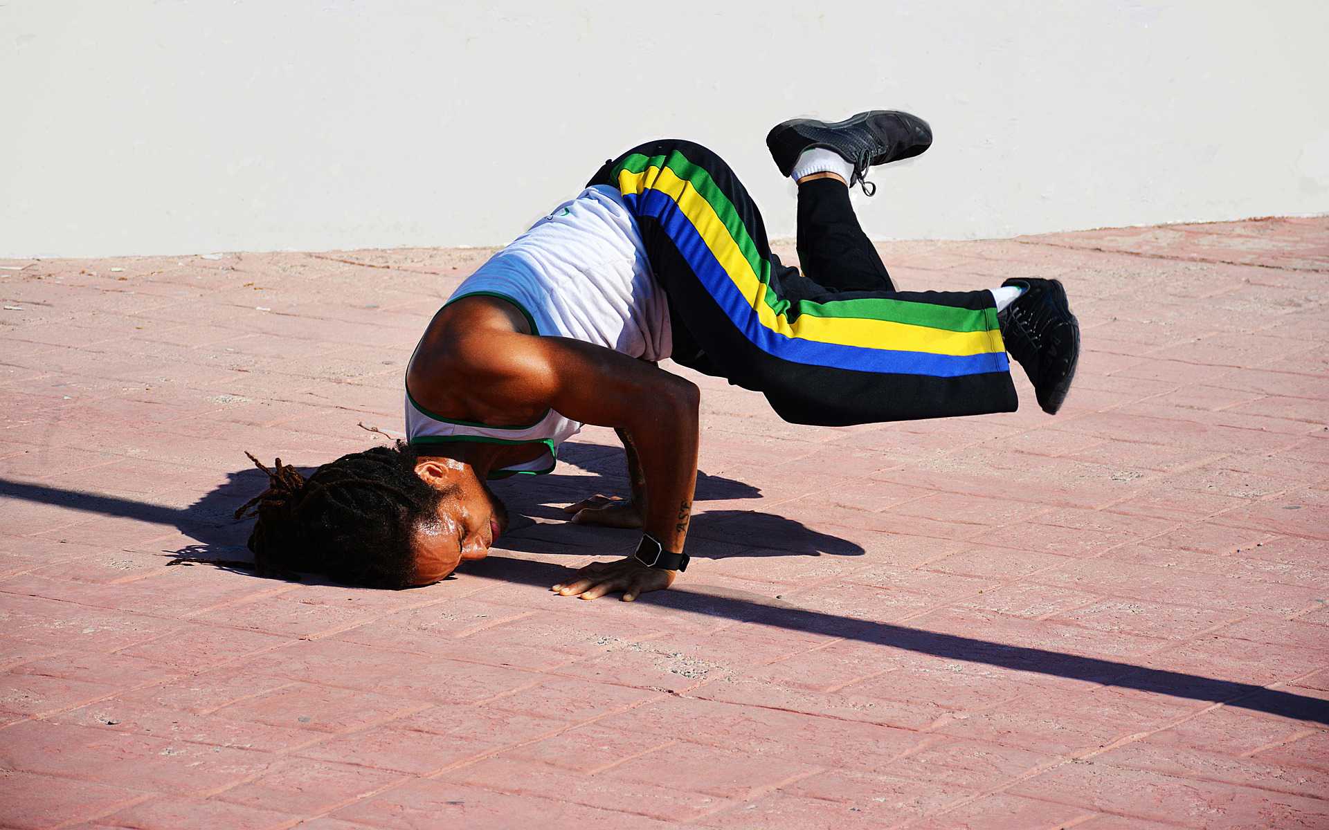 Illustration person breakdancer