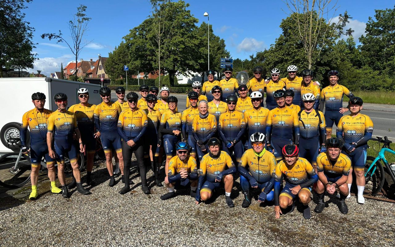 Illustration af holdfoto af cykelryttere fra Team Taasinge